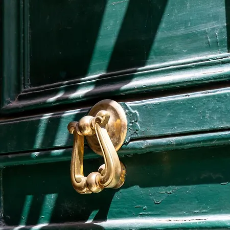 Mh Luxury Pantheon Апартаменты *